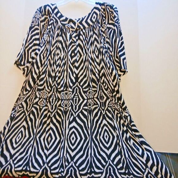 Go Softly PXL Button up Front Dress, Short Sleeves Casual Chic, Flowy Modest. - Picture 7 of 11